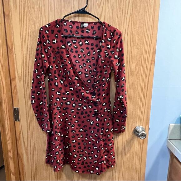 Divided by H&M Dark Red Leopard Print Wrap Mini Dress Size 4 Animal Print - Picture 2 of 10